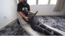 全身タイツの女のハイライトショー
